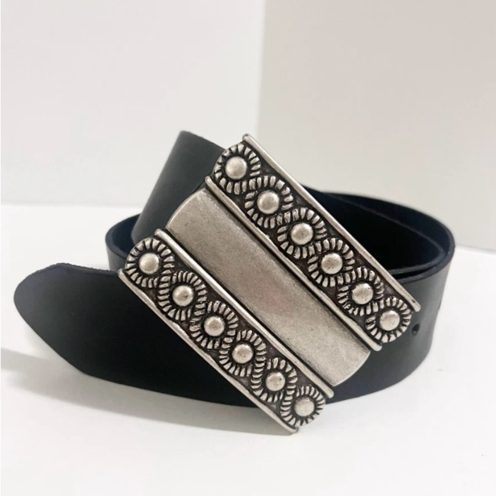 ESCADA Women’s Brushed Silver Floral Buckle with Wide Black Leather Belt VTG